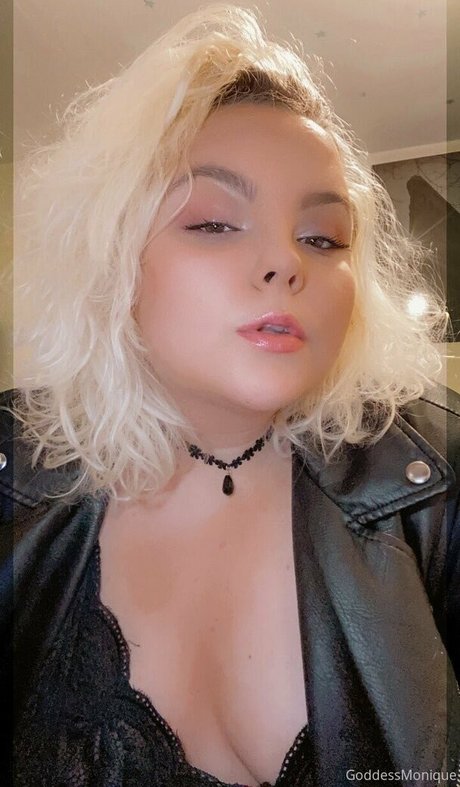 金髪オナニーオンリーファンズ 無料エロ ギャラリー