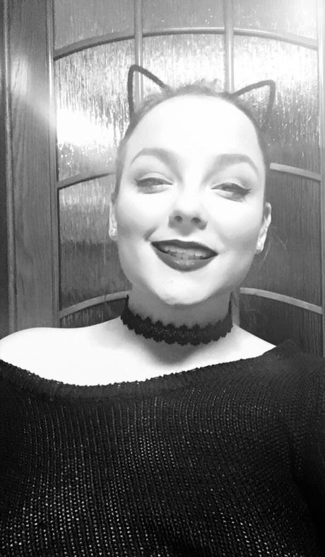 moniiquefox ポルノスター HD ギャラリー