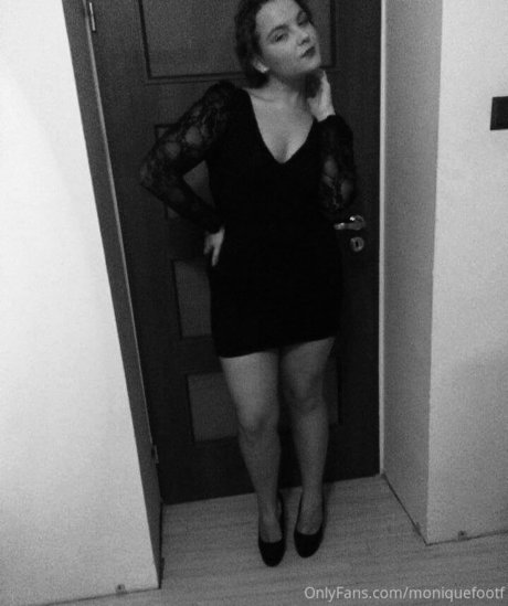 moniiquefox 独占ポルノスター 画像