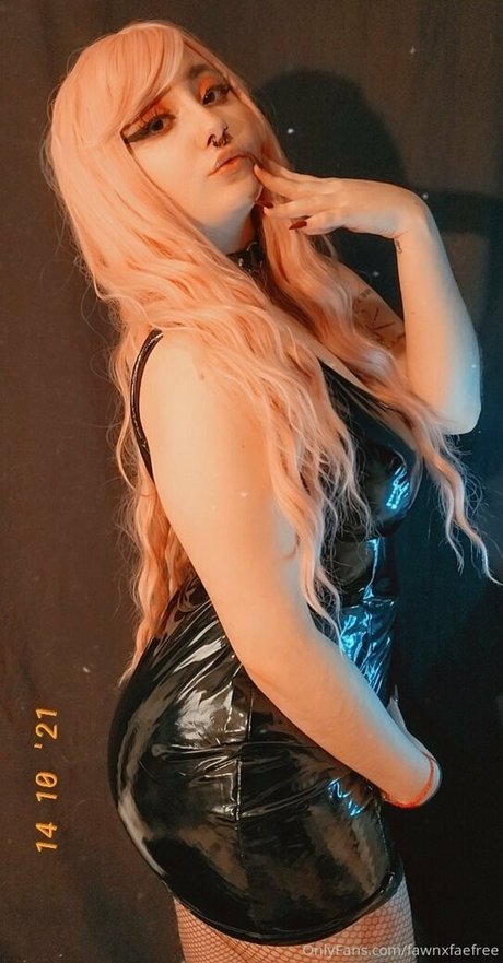 sirennnyxxfree 裸のスター 写真