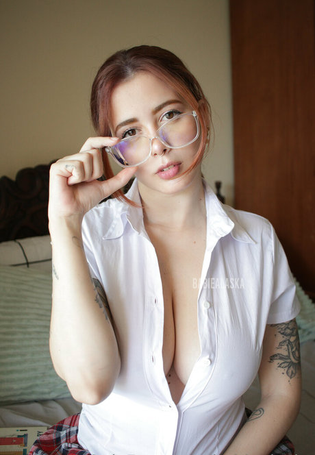 Babie Alaska 無料女優 写真