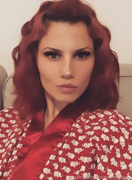 巨乳で痩せているオンリーファンズ 無料アダルト 写真