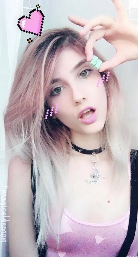 Danna Alquati ホットなスター 写真