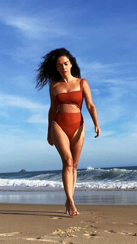 Claudia Ohana xxxモデル 写真