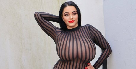 bklara111 ポルノ女優 写真