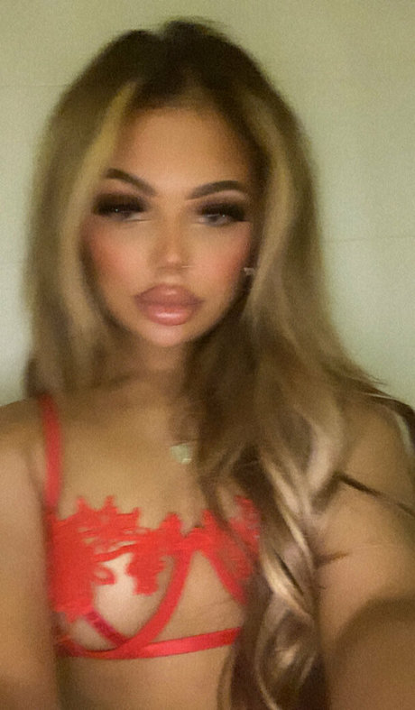 emilyexotics かわいいモデル 写真