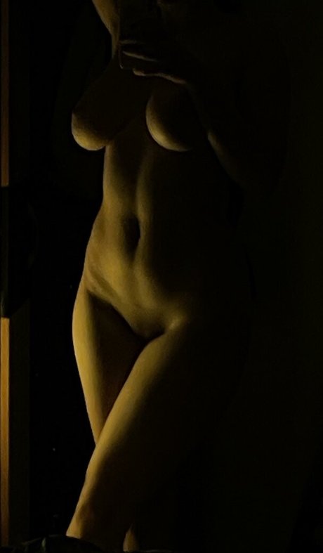 黒檀ペッギングオンリーファンズ ホットポルノ 画像