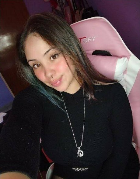 巨乳熟女オンリーファンズ パーフェクト 写真