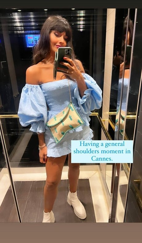 Jameela Jamil 完璧なモデル 画像