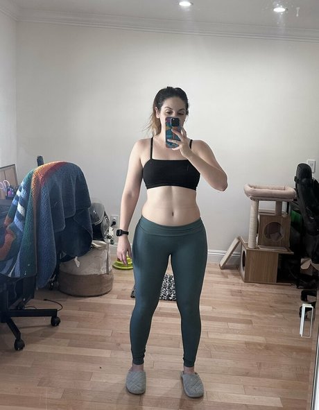 Sloane Wolf 裸のスター ギャラリー