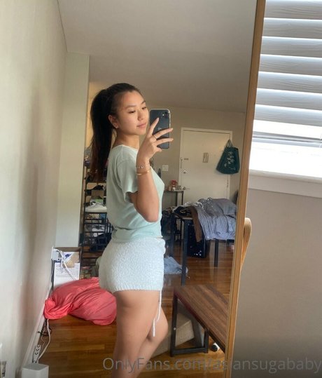 ジムのインフルエンサーオンリーファンズ アートヌード 写真