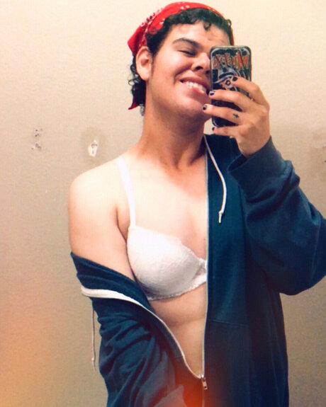 Charly Ska FTM ポルノスター ヌード 写真