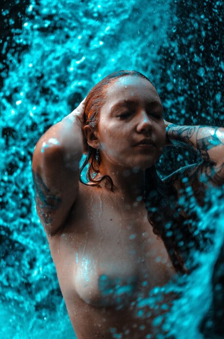 Georgina Hill セックスモデル 写真