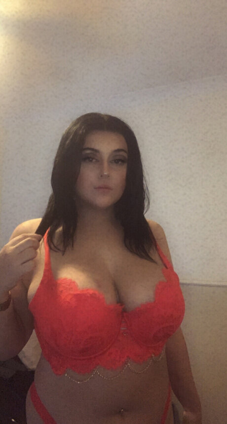 足 熟女 オンリーファンズ アートヌード 写真