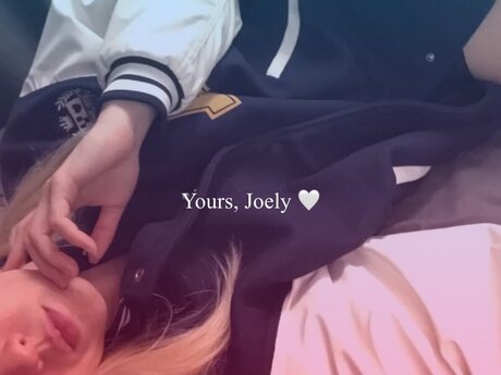 Joely Gold ポルノスター 素敵 画像