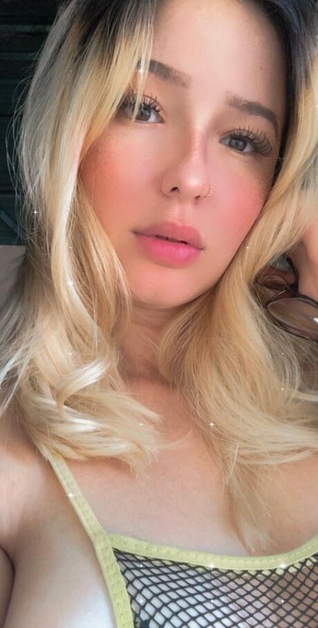 Pearl Pink_ ヌードスター 写真