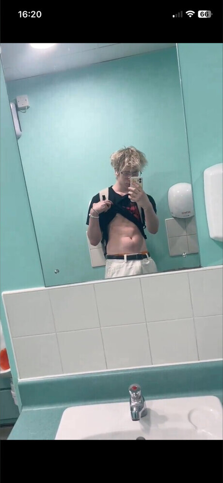 日本の熟女オンリーファンズ ホット 写真