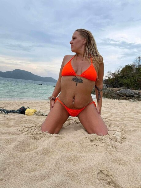 FiveFootBlonde エロティックなスター 写真