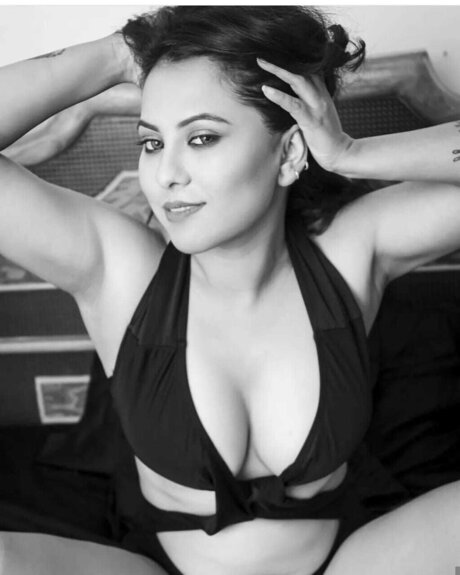 Tina Nandy 素敵な女優 写真