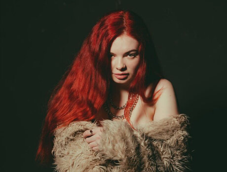 パンツを食い込ませるオンリーファンズ セクシーヌード 画像