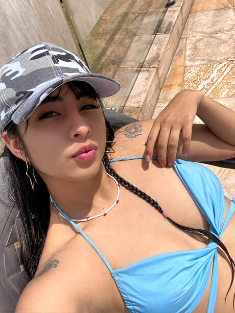 millon 美しいモデル 写真