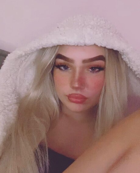 Liyla rose アダルトスター 画像