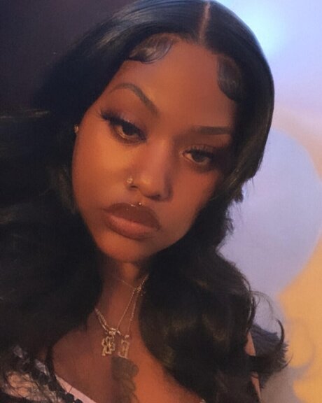 Big Eve ヌードモデル 画像