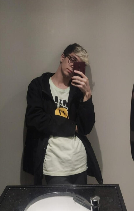 Dhii Vasconcellos スター 裸 画像