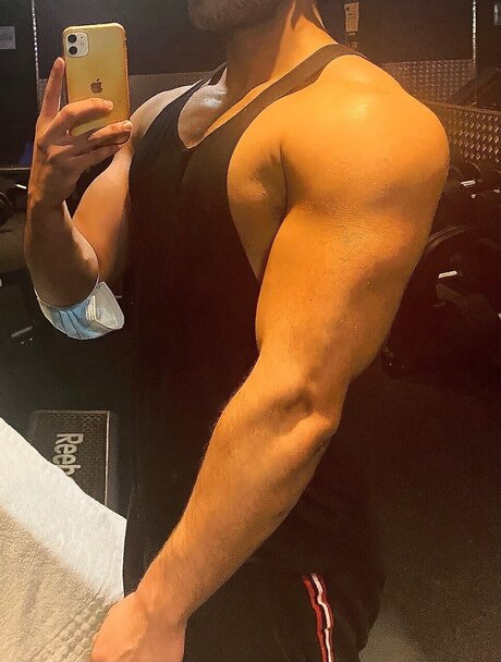 Ryry flexes 可愛い女優 写真