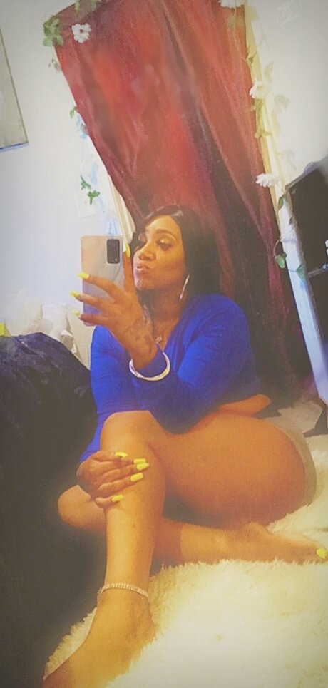 Carmen Sky 裸モデル 写真