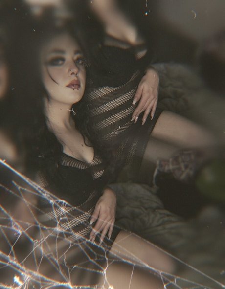 尖ったおっぱいオンリーファンズ セクシーヌード アーカイブ