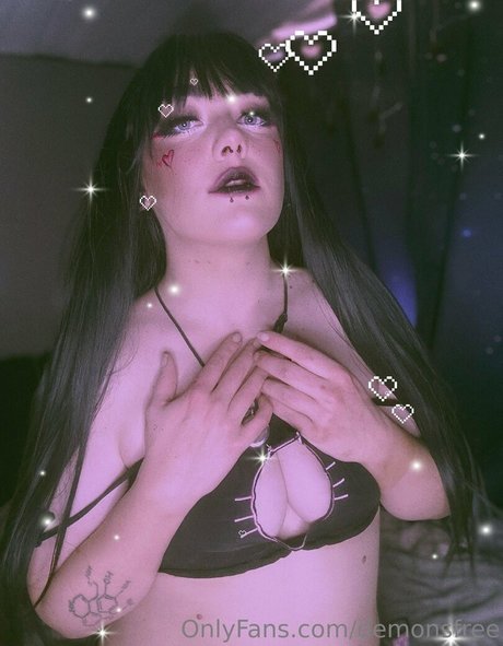 demonsfree エロティックなポルノスター 写真