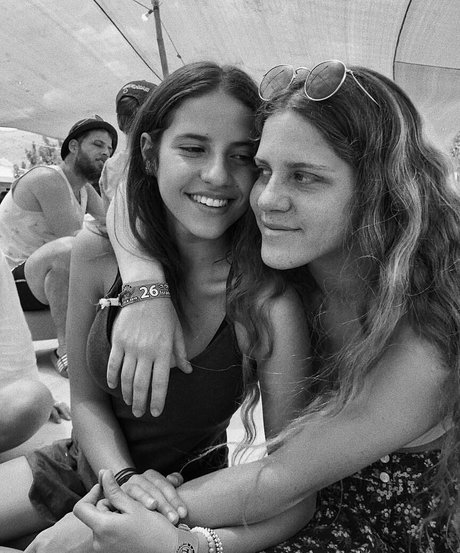 大きなプッシー唇オンリーファンズ セクシー 写真