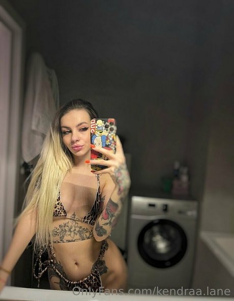 スイムオンリーファン アート裸 写真