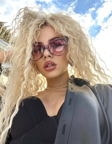 フェイシャルオンリーファンズ アダルト 写真