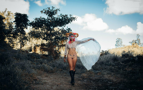 lokikypo エロティックなモデル 写真