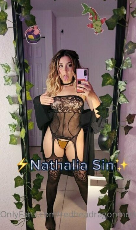 redheadragonmodel セクシーなスター 写真