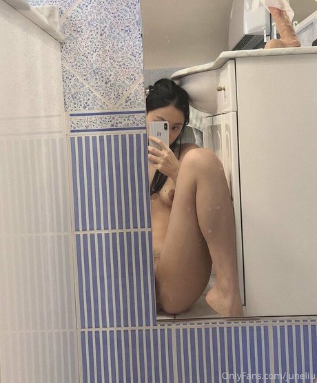 ラテン系メイドオンリーファンズ アートポルノ 画像