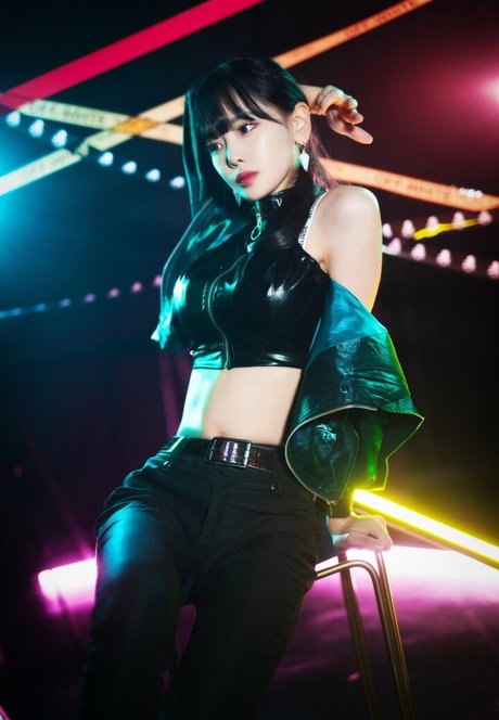 後背位オンリーファンズ エロ 画像