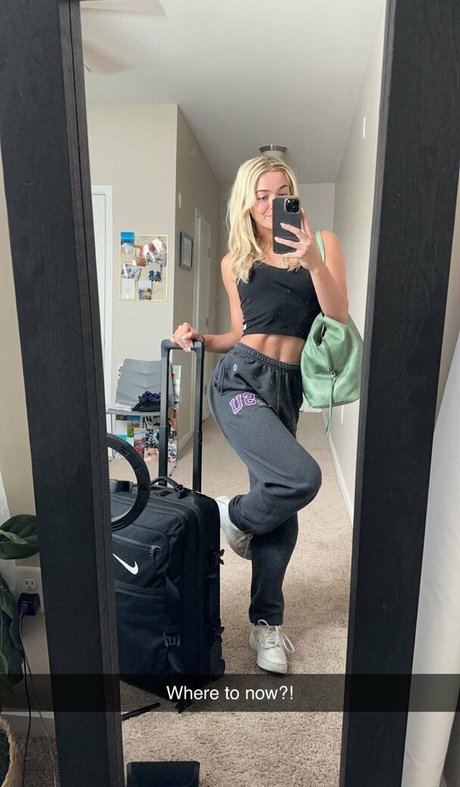 ランジェリーヌードオンリーファンズ ポルノ 画像