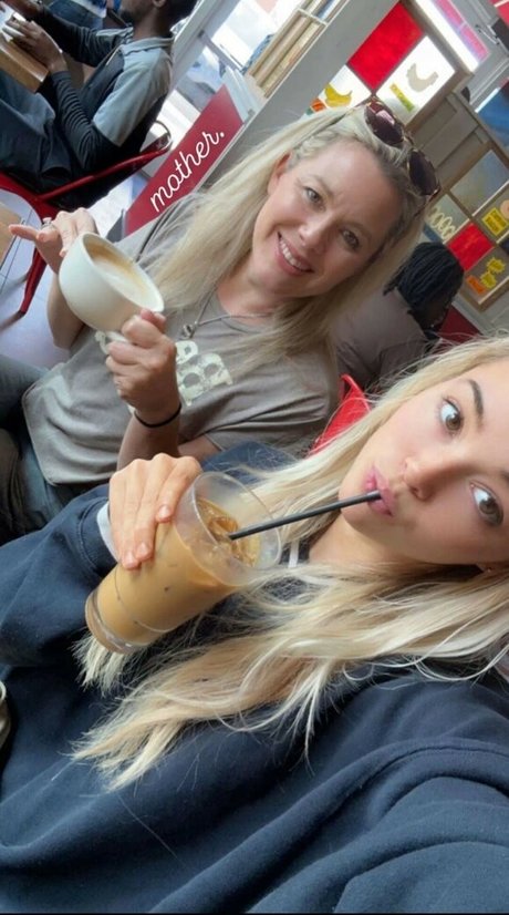 オンリーファンズの動画 エロチック 写真