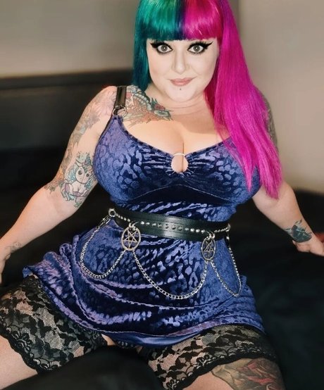 Gothabilly queen 独占女優 画像