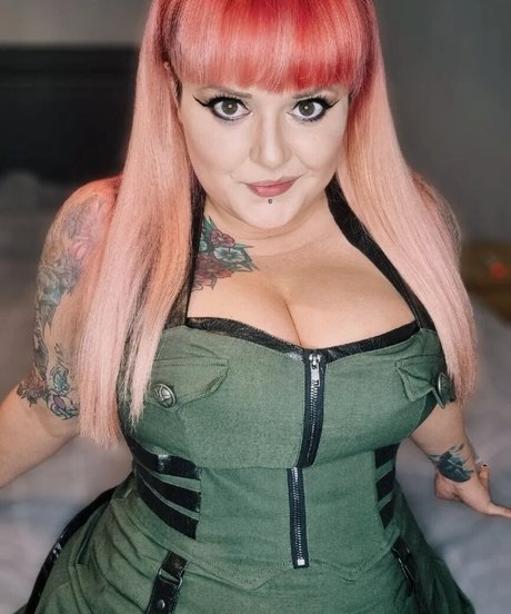 Gothabilly queen ヌードモデル 写真