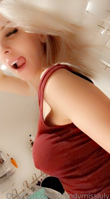 blondymissjuly 美しいスター 画像