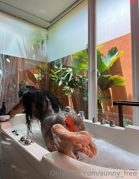 かわいいアナルオンリーファンズ 無料セクシー 写真