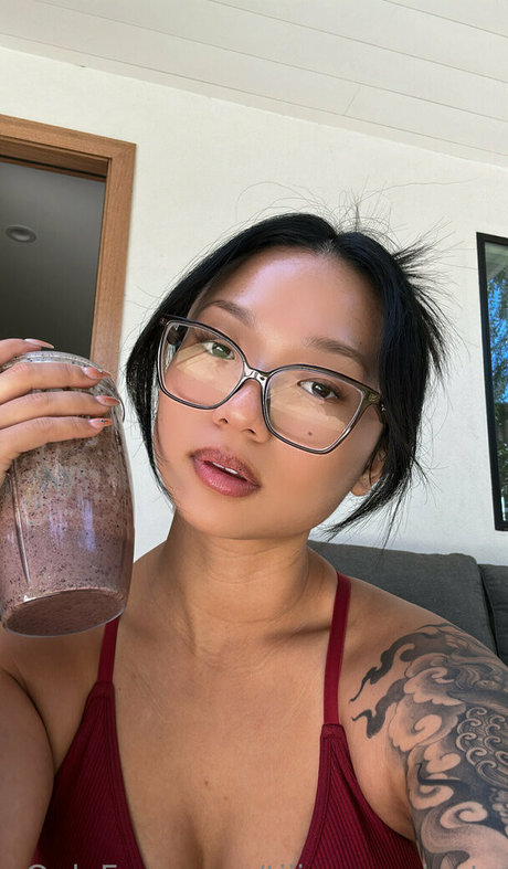 ニューハーフが男とセックスするオンリーファンズ 美しい裸 画像