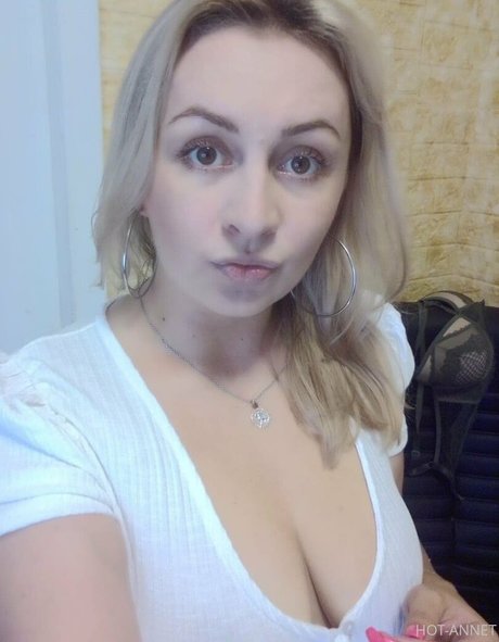 だらしないフェラチオ オンリーファンズ 無料 写真