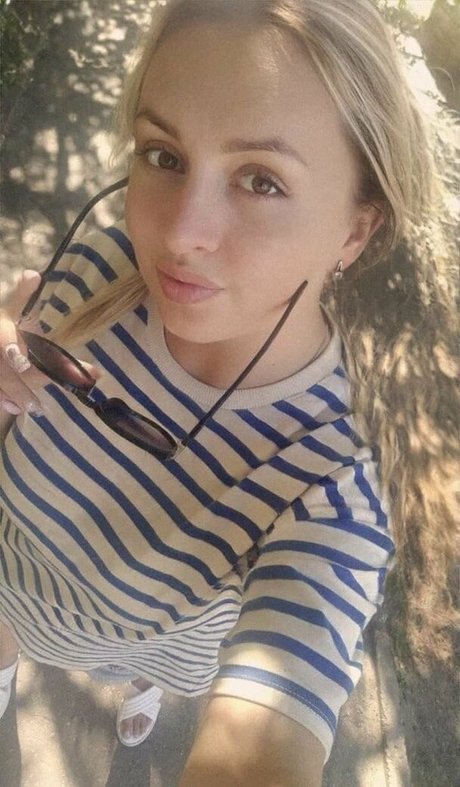 anna bellla セックスモデル 写真