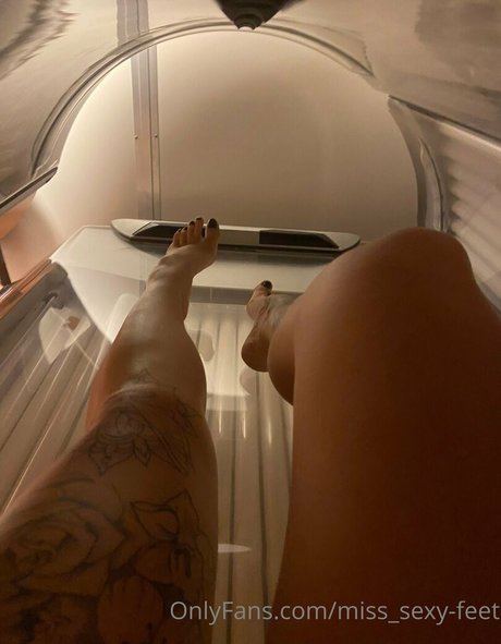 小さいチンポのシーメールオンリーファンズ 美しい裸 写真