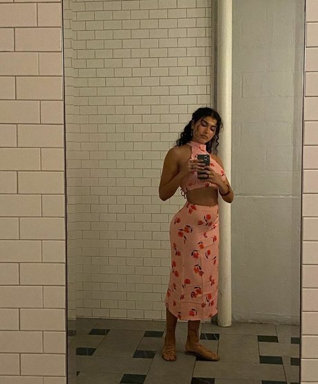 Itstaleen アートポルノスター 写真